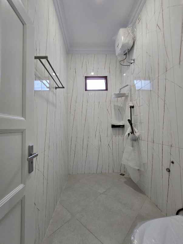 rumah baru dalam komplek di pondok kelapa jaktim