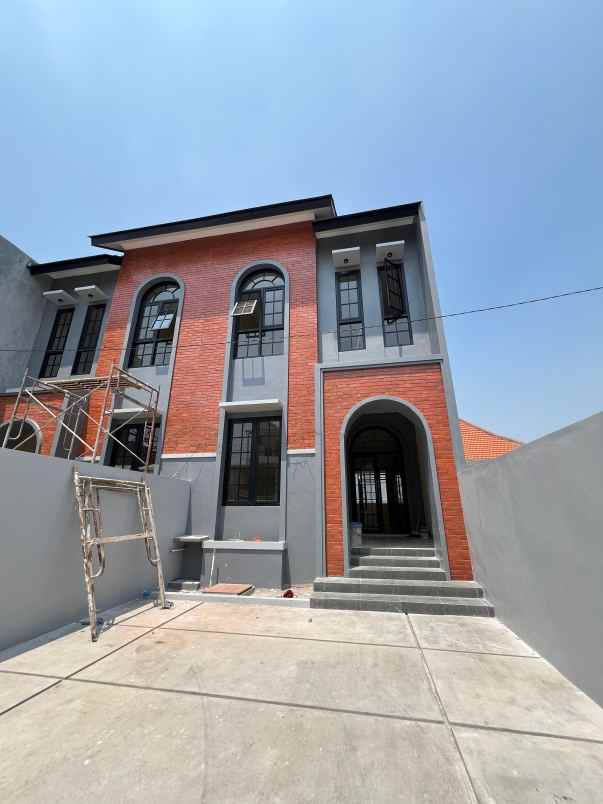 rumah baru dekat kampus upn surabaya