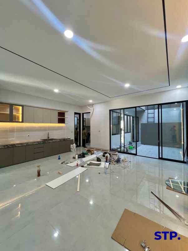 rumah baru di manyar jaya dekat gubeng dan raya merr