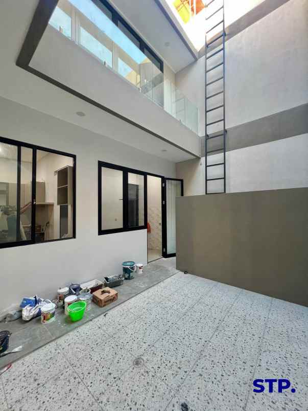 rumah baru di manyar jaya dekat gubeng dan raya merr