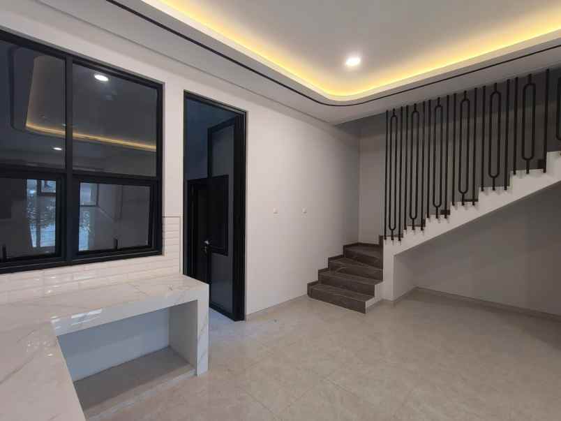 rumah baru gress 2 m an area manyar surabaya timur