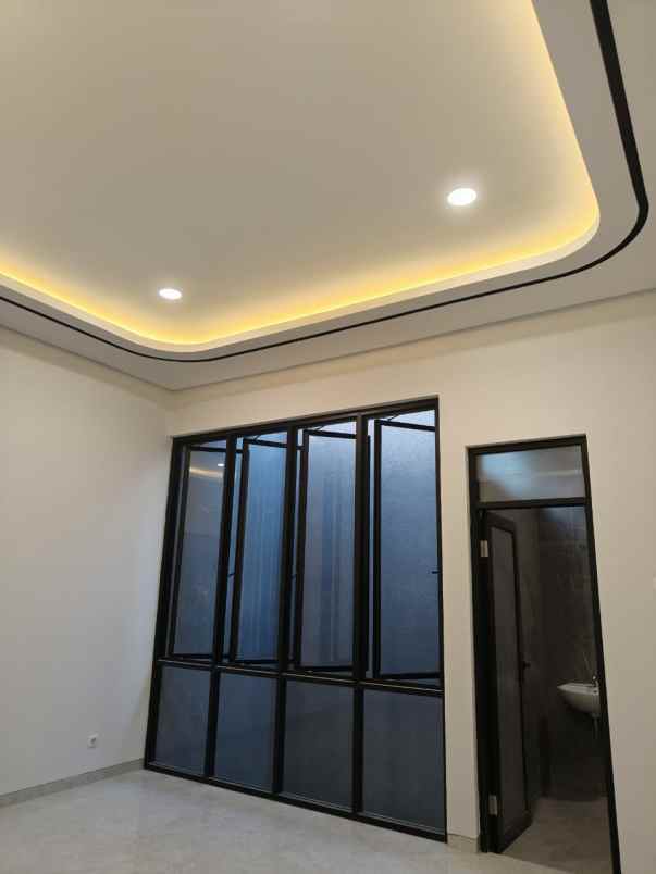 rumah baru gress 2 m an area manyar surabaya timur