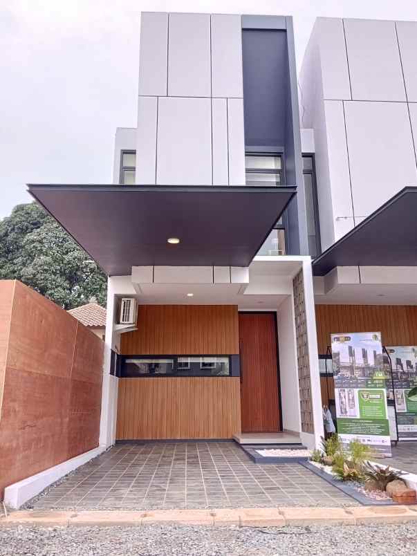 rumah baru mewah dalam town house di jatiwaringin