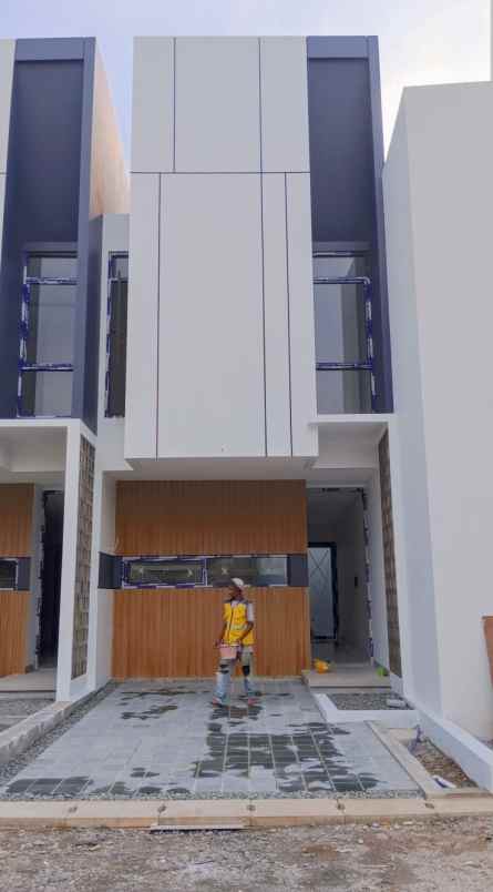 rumah baru mewah dalam town house di jatiwaringin