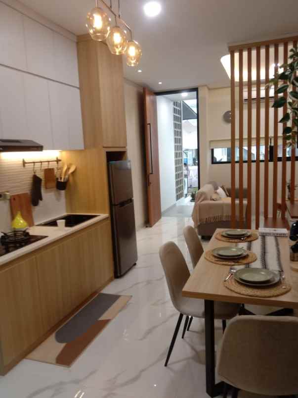 rumah baru mewah dalam town house di jatiwaringin