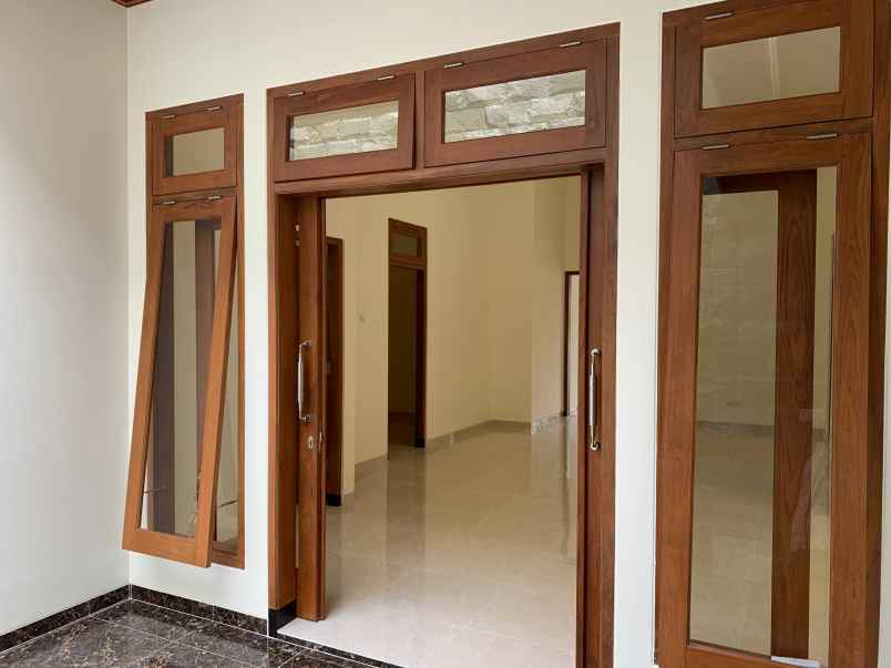 rumah baru mewah siap huni lokasi premium kota solo