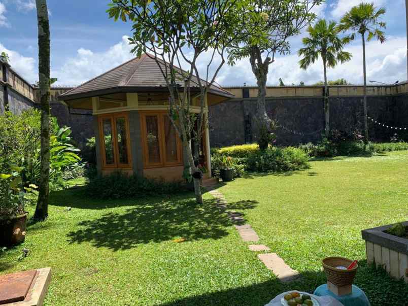 rumah besar megah murah di bawah njop
