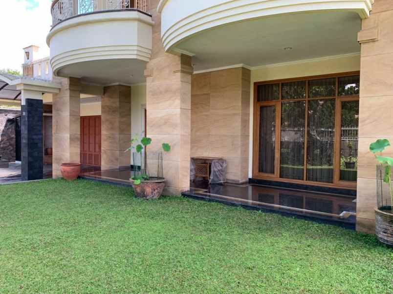 rumah besar megah murah di bawah njop