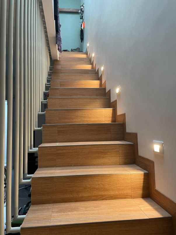 rumah cantik 2 lantai di arcamanik sukamiskin bandung