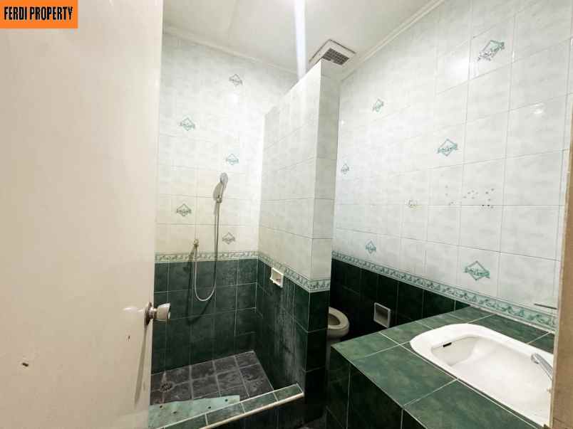rumah cantik mewah 2 lantai raffles hills cibubur