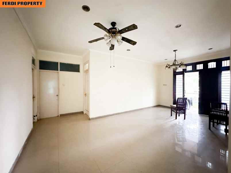 rumah cantik mewah 2 lantai raffles hills cibubur