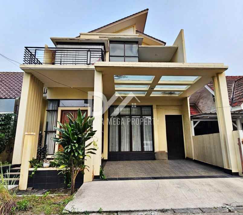 rumah cantik semi furnished di nusa loka bsd