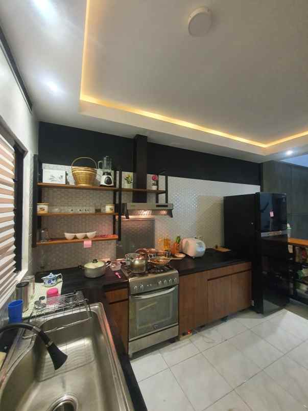 rumah cantik siap huni di sektor 9 bintaro