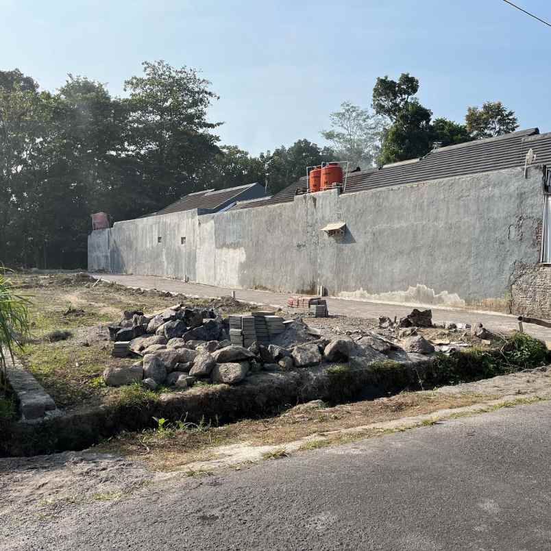 rumah cantik tanah luas di ngemplak sleman