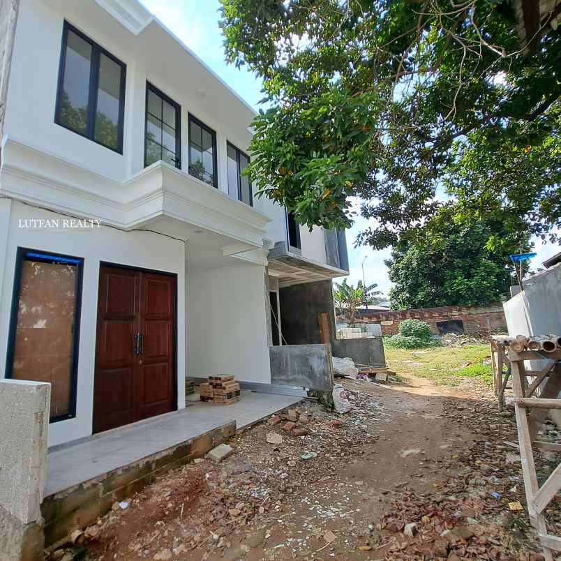 rumah ciracas dalam cluster dekat mall cijantung