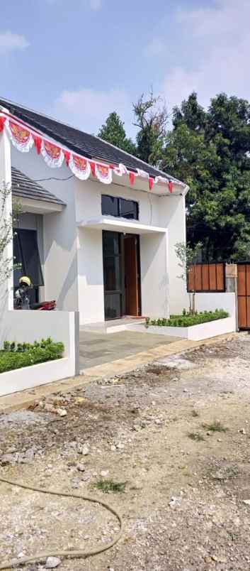 rumah dengan flafond 4 m di mustika jaya bekasi