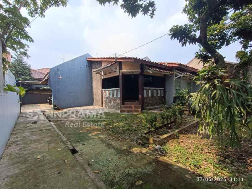 rumah dengan tanah luas dibelakang margo city