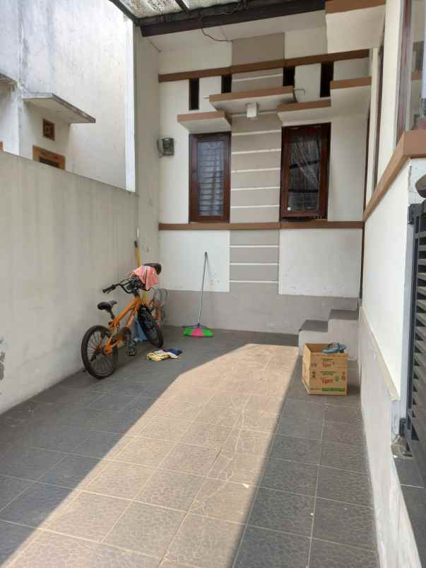 rumah di area padasuka komplek rancabelut cimahi