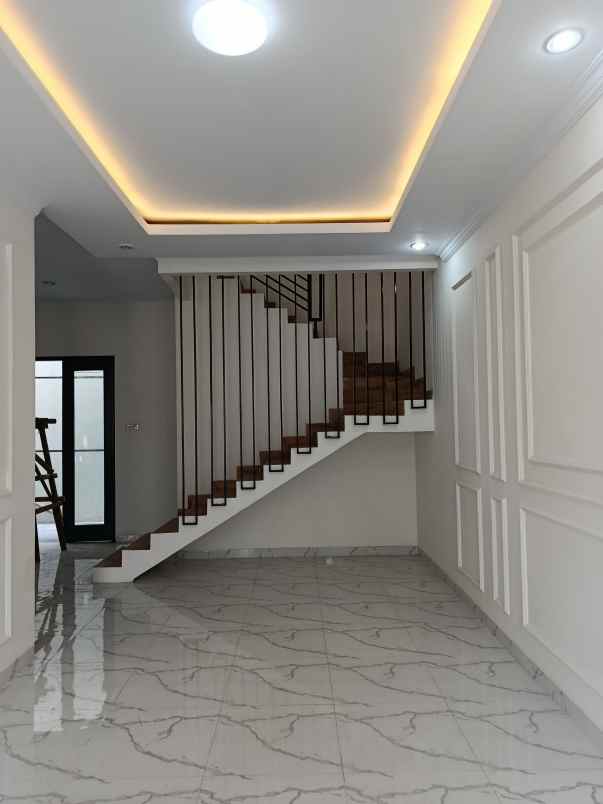 rumah di cinere cirendeu tangerang selatan