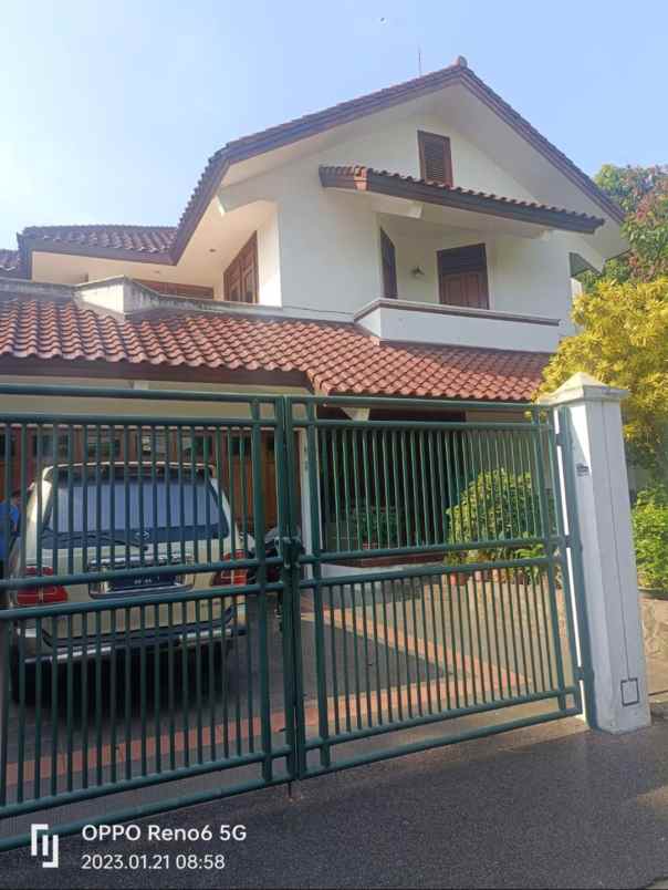 rumah di pondok kelapa