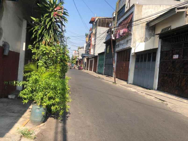 rumah di sawah lio jembatan lima jakarta barat