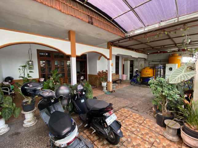 rumah dijual di jalan venus dekat unisma malang