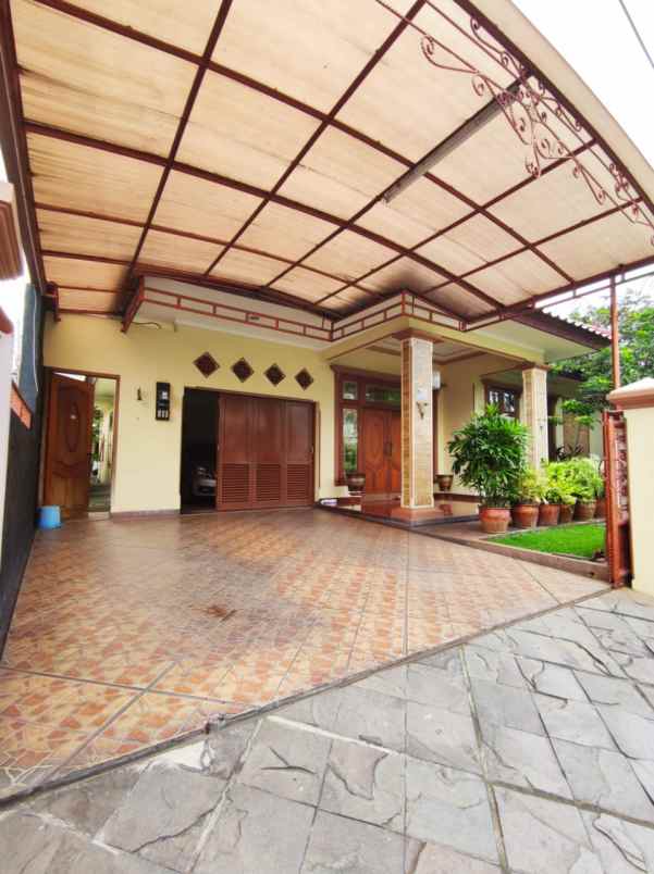 rumah dijual mewah di cempaka putih jakarta pusat