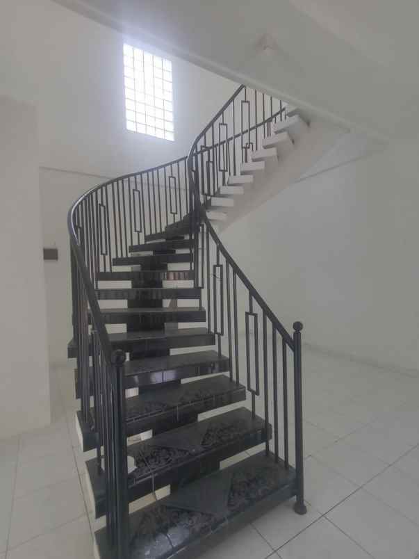 rumah hook siap huni di beji kota depok