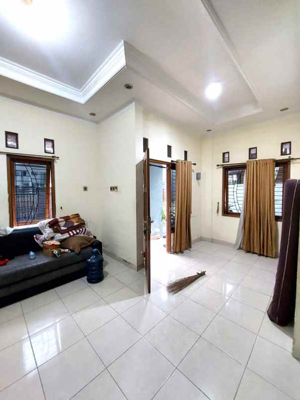 rumah induk dan kos 9 kamar di pogung dekat kampus ugm