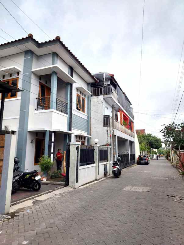 rumah induk dan kos 9 kamar di pogung dekat kampus ugm