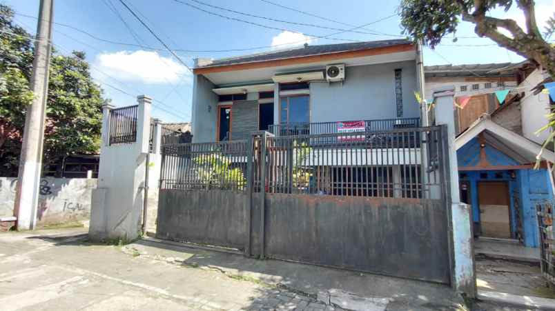 rumah jalan budi selangkah smkn 11 bandung hadap barat