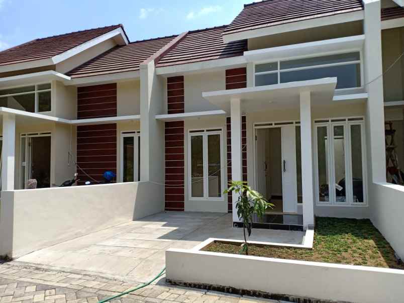 rumah jl sekar putih tlogowaru