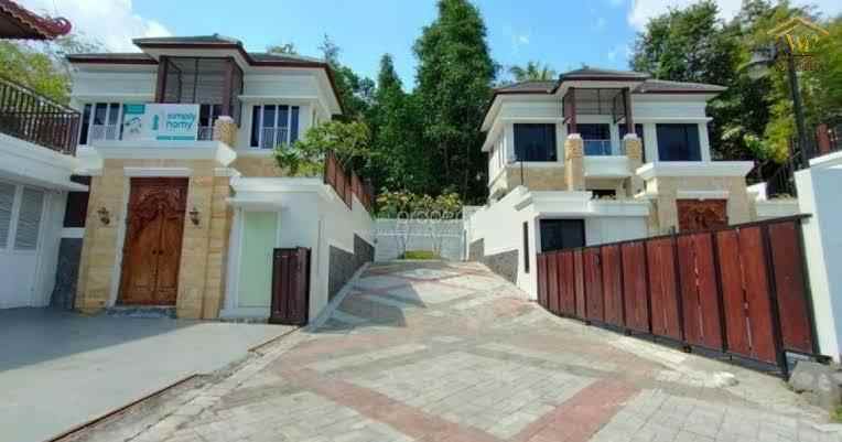 rumah joglo private pool di kasihan bantul view sawah