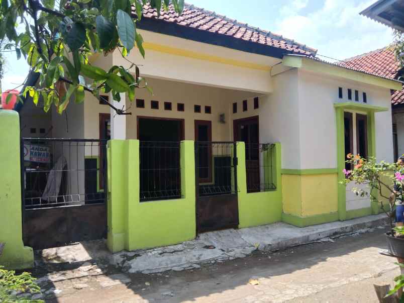 rumah kampung siap huni dan strategis