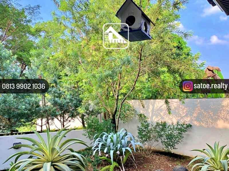 rumah klasik terawat di area premium pondok indah