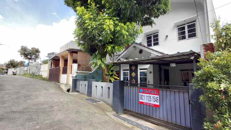 rumah komplek cihanjuang 5 menit pemkot cimahi