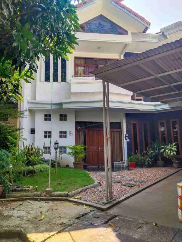 rumah komplex elite dua lantai siap huni