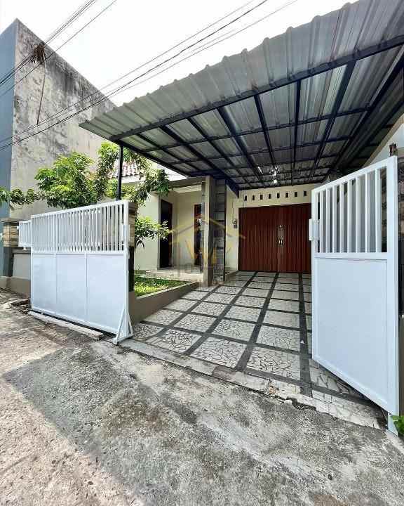 rumah luas semi furnished dekat kampus ukrim