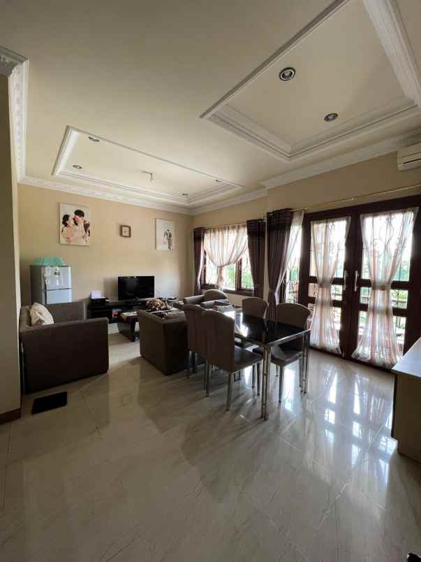 rumah manyar kertoadi regency surabaya lt 240m2 murah