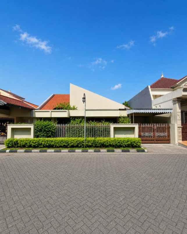 rumah manyar kertoarjo strategis