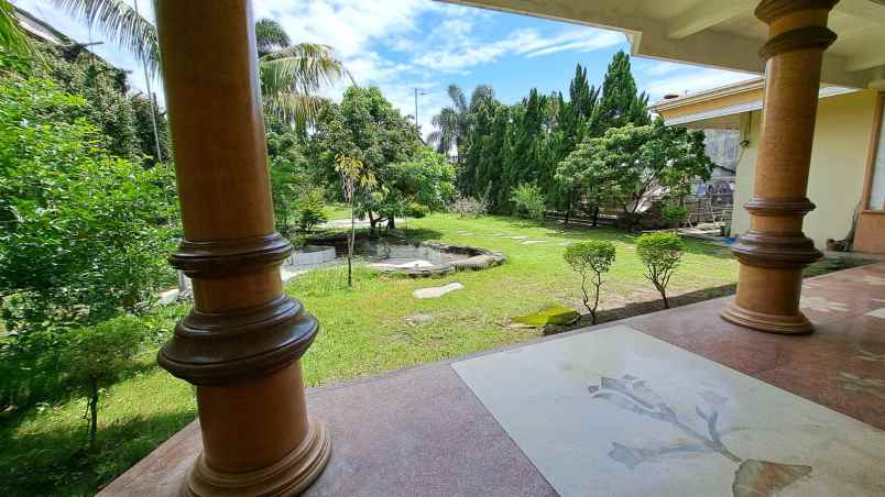 rumah mewah bagus di jalan balowerti kota kediri shm