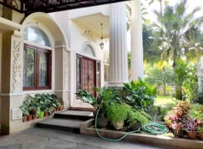 rumah mewah classic hook di perum elit pbi