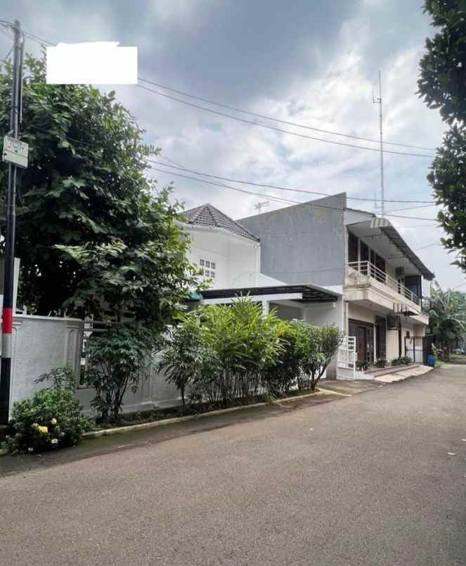 rumah mewah dalam komplek duren sawit jakarta timur