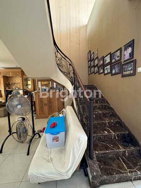 rumah mewah di margorejo full furnished