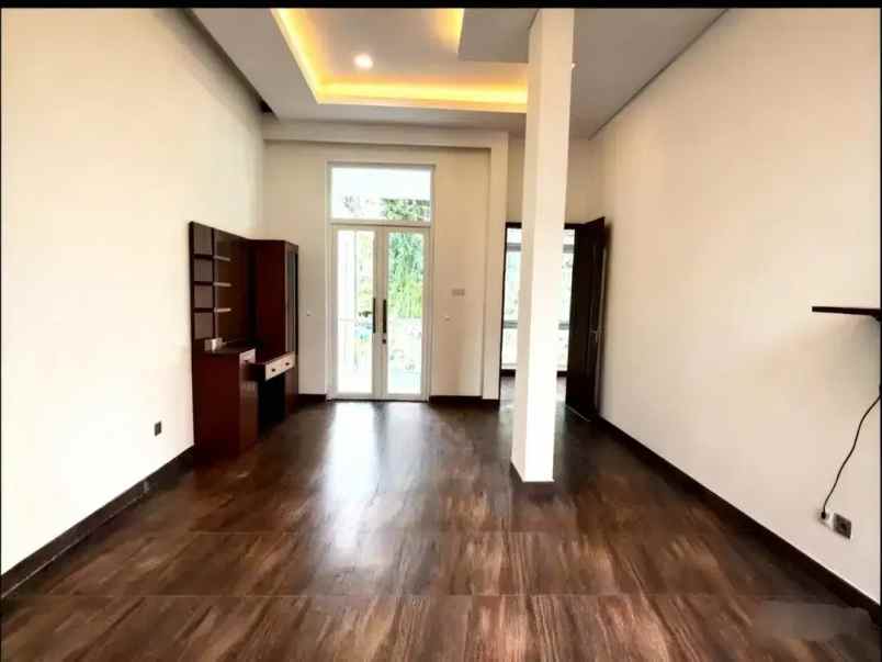 rumah mewah exclusive di cempaka putih jakarta pusat