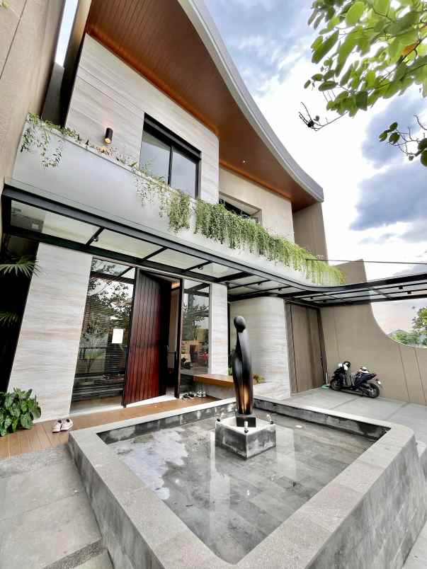 rumah mewah graha famili family full perabot lift kpr