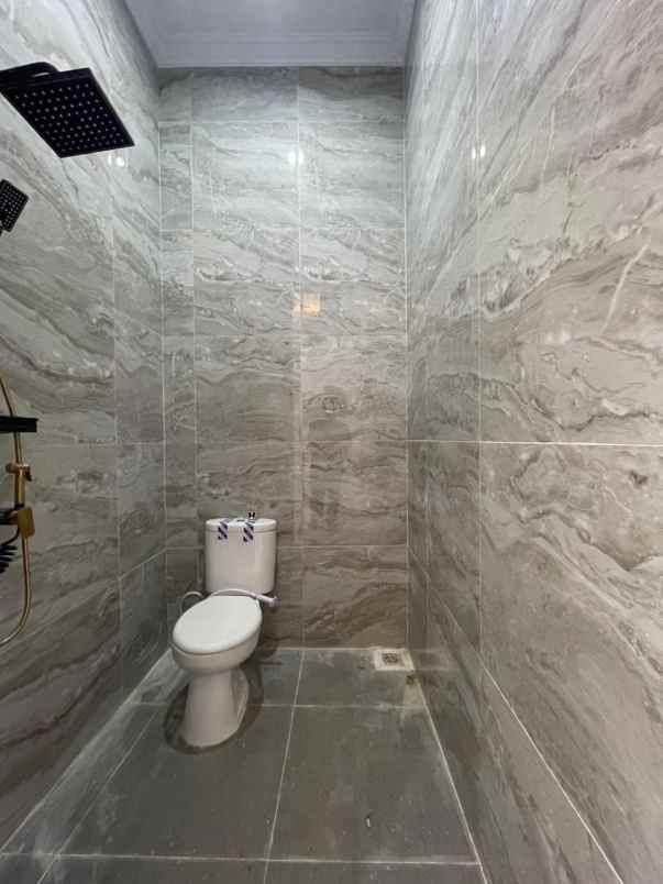 rumah mewah jagakarsa jakarta selatan pinggir jalan