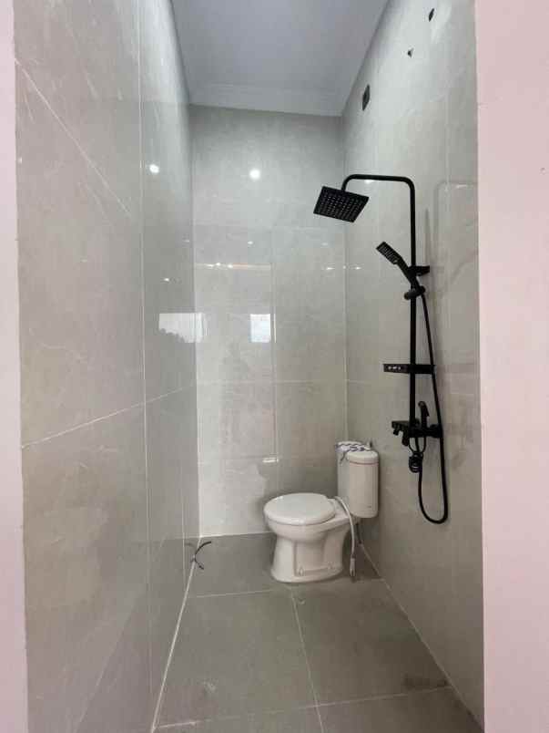 rumah mewah jagakarsa jakarta selatan pinggir jalan