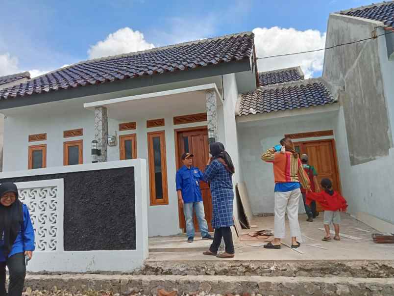 rumah minimalis siap huni 200 jutaan shm