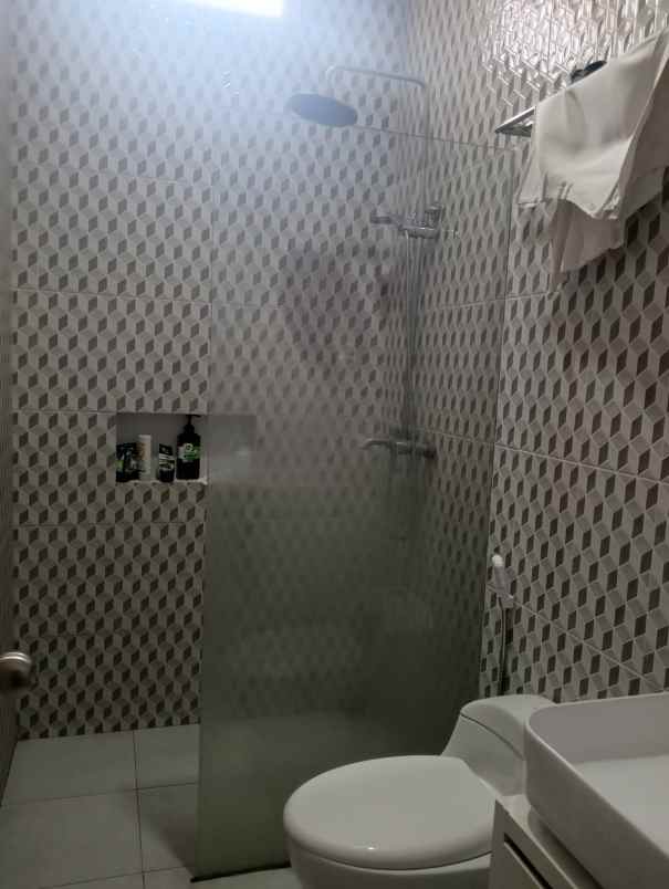 rumah minimrenov tengah kota lamper semarang selatan